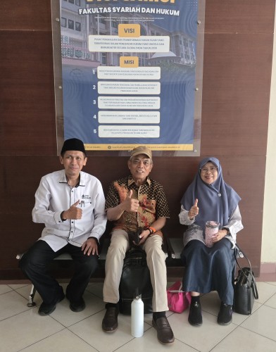 Dua Guru Besar DTPS HTN FSH UIN Alauddin Bincang dengan Ketua Prodi