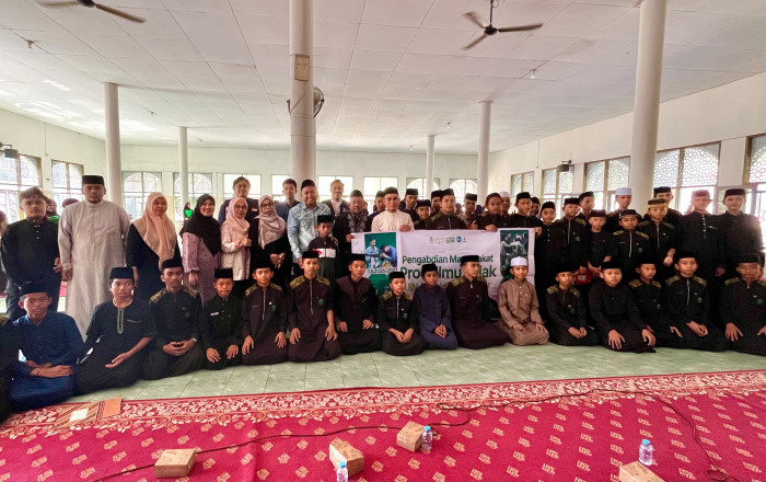 Sambangi Ponpes DDI Ujung Lero, Tim Ilmu Falak Edukasi Santri Tentukan Arah Kiblat Melalui Fenomena Rashdul Kiblat